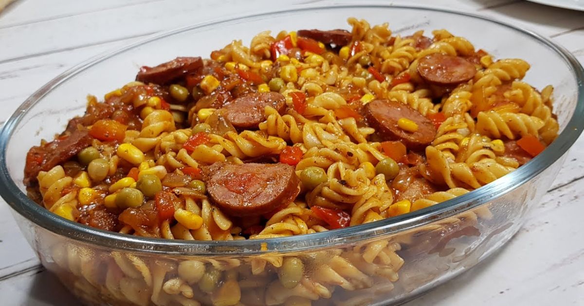 Almoço/Jantar Rápido e Fácil para Sua Família: Macarrão com Linguiça em um Molho Delicioso! 