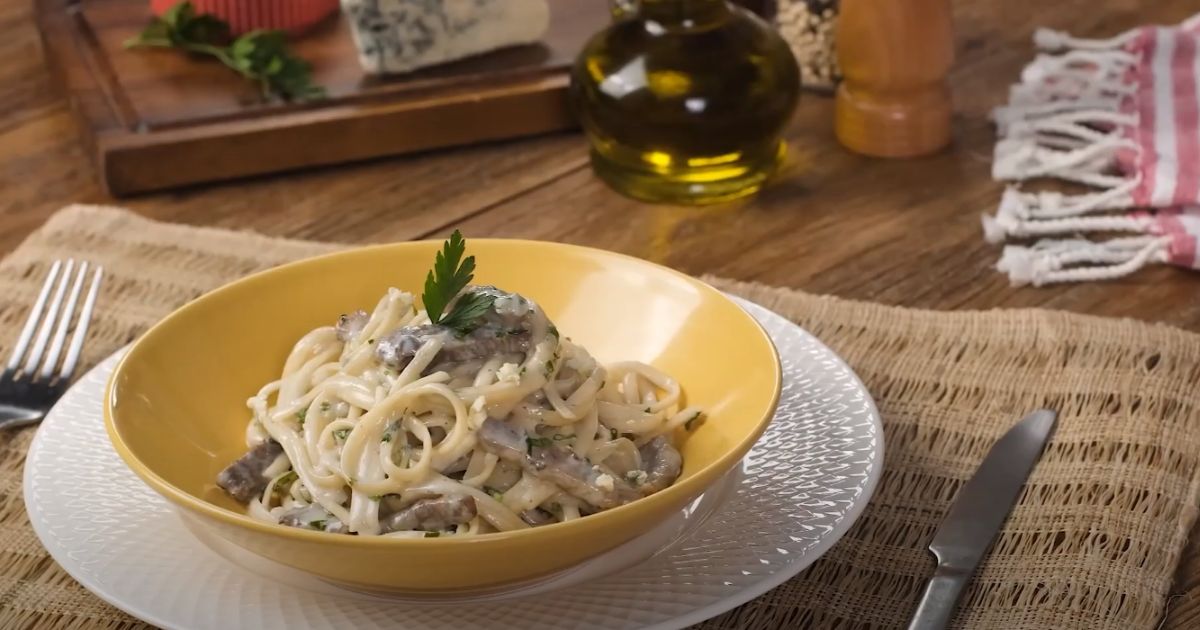 Macarrão Cremoso com Gorgonzola e Carne: Uma Delícia Irresistível 