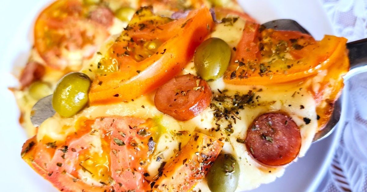 Pizza de Panqueca na Frigideira: Sabor e Praticidade em Uma Só Receita 