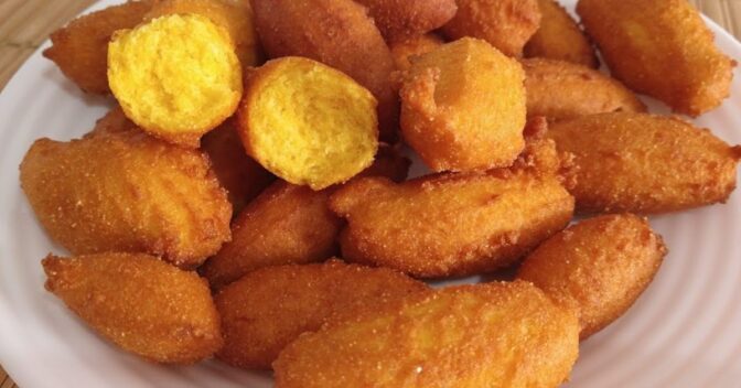 Bolos: BOLINHO DE CHUVA DE FUBÁ