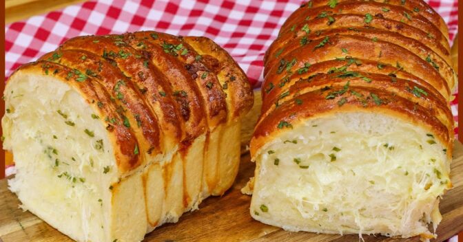 Acompanhamentos: PÃO DE ALHO FOFINHO COM QUEIJO