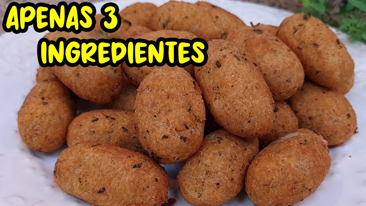 Bolinho de batata com frango é uma ótima maneira de usar sobras de frango que você possa ter na geladeira 