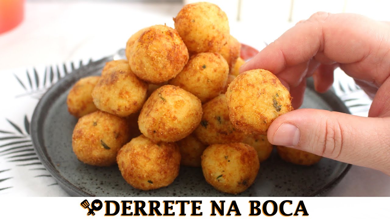 BOLINHAS DE BATATA COM QUEIJO 