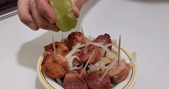 Bolos: Delicie-se com o Irresistível Bolo Mole de Leite de Liquidificador por Isamara Amâncio