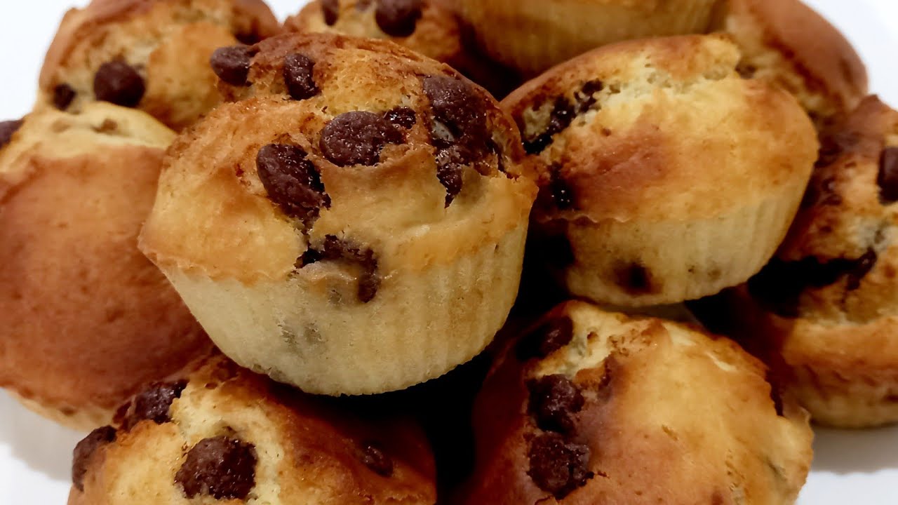 Prepare deliciosos bolinhos de banana e chocolate sem trigo em apenas alguns minutos 