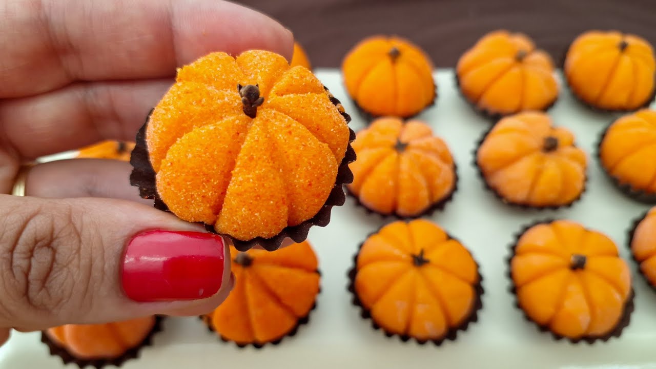 Prepare-se para o Halloween com Brigadeiros de Leite Ninho moldados como abóboras 